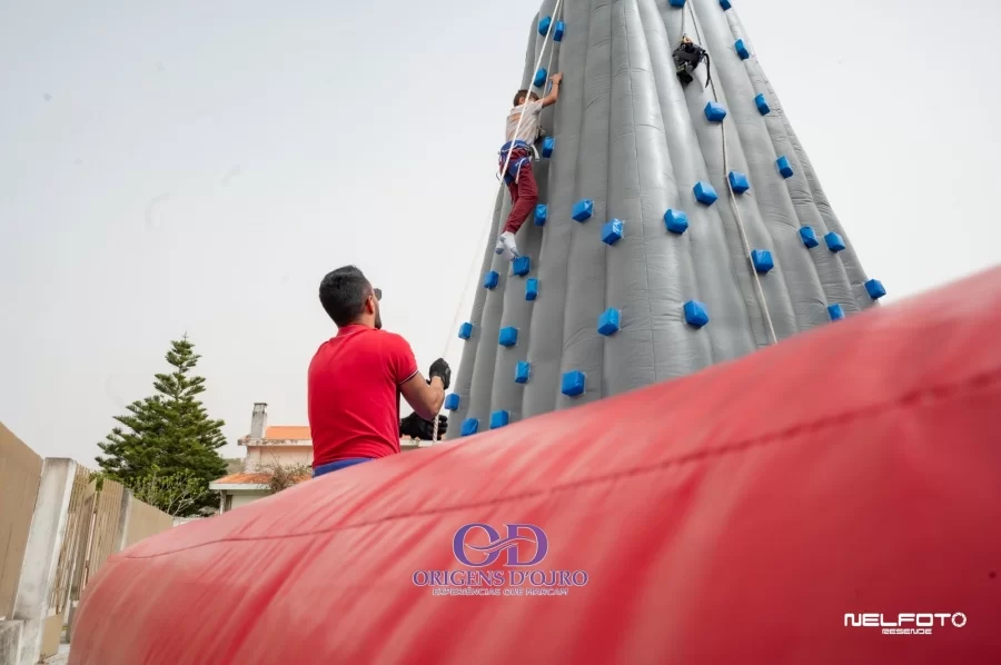 insuflavel-torre-de-escalada